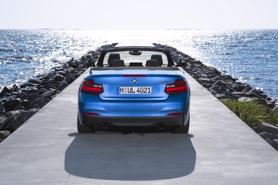  BMW M235i Convertible 2014 года  (фото 14 из 28)